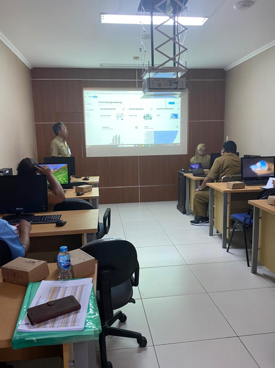 Coaching Clinic Penginputan Realisasi Anggaran P3DN pada Aplikasi SIPD di Lingkungan Pemerintah Provinsi Kepulauan Bangka Belitung