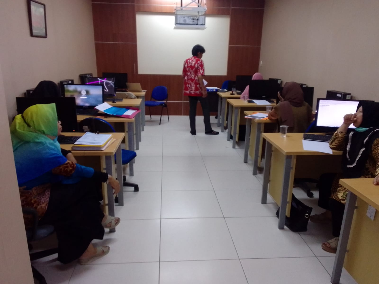 Sosialisasi dan Pendampingan Registrasi Katalog Lokal kepada Penyedia/UMKM